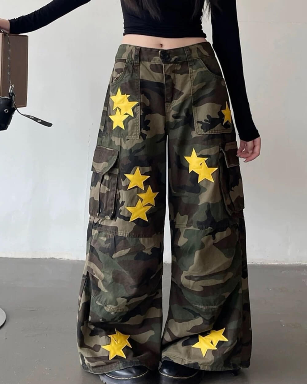 star patch camo cargo pants